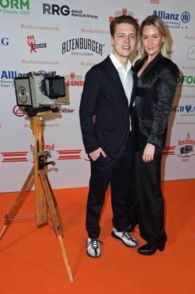 Joel Beckenbauer mit Freundin Jessica Martl beim ASKANIA AWARD 2023 im Berlin Capital Club in Berlin am 14.02.2023
