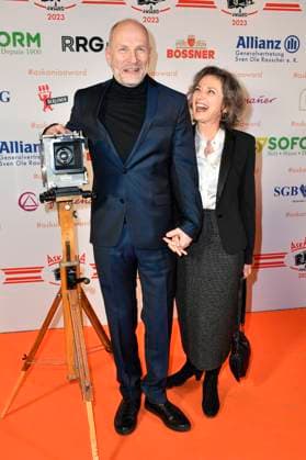 Götz Schubert mit Ehefrau Simone Witte bei der Verleihung des Askania Award 2023 im Capital Club im Hilton Hotel. Berlin, 14.02.2023