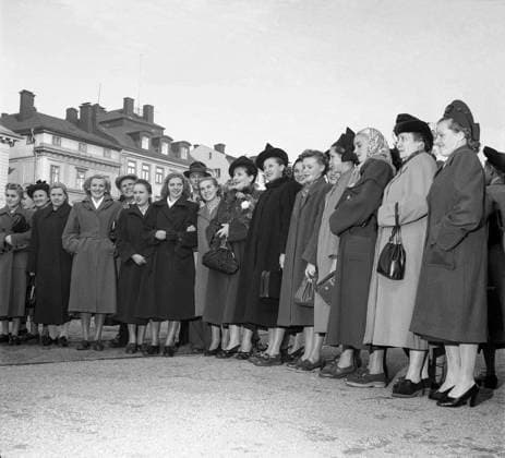 STOCKHOLM 1951-01-01 Sovjetisk danstrupp anländer till Stockholm Stockholm Sverige x1902x *** STOCKHOLM 1951 01 01 Soviet dance troop arrives in Stockholm Stockholm Sweden x1902x  Copyright: xTTxHISTORICALx SOVJETISK DANSTRUPP