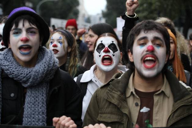 Bilder des Jahres 2023, News 02 Februar News Themen der Woche KW07 News Bilder des Tages February 15, 2023, Athens, Greece: Drama school students bearing clown make up and public school teachers are protesting march through the city center during a protest. Perfoming arts students marched though the city center to demand the withdrawal of a presidential decree that classes the educational qualifications of all artists as non-university level. Athens Greece - ZUMAv62_ 20230215_zaf_v62_010 Copyright: xAristidisxVafeiadakisx