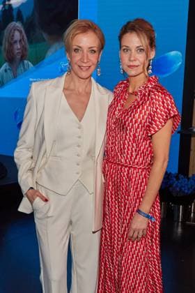 Annika Ernst und Jessica Ginkel - Verleihung des Blaue Blume Award 2023 von Romance TV in THE REED in Berlin am 15.02.2023. Blaue Blume Award 2023