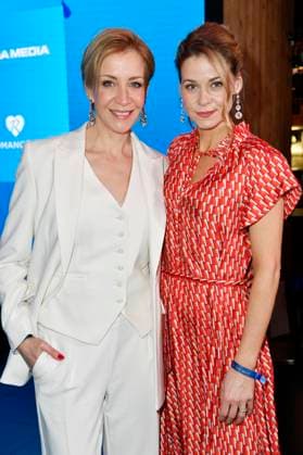 Annika Ernst und Jessica Ginkel bei der Verleihung des Blaue Blume Award 2023 im The Reed. Berlin, 15.02.2023