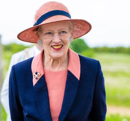 Dragor, Denmark, 20-05-2022 Prinses Beatrix bezoekt samen met Koningin Margrethe II van Denemarken de regio Amager in Denemarken voor de viering van 500 jaar aanwezigheid van Nederlandse boeren in Denemarken en honderd jaar Amager Museum. FOTO: *** Dragor, Denmark, 20 05 2022 Princess Beatrix visits the Amager region of Denmark together with Queen Margrethe II of Denmark for the celebration of 500 years of presence of Dutch farmers in Denmark and one hundred years of Amager Museum PHOTO  EMST20220520-027.jpg
