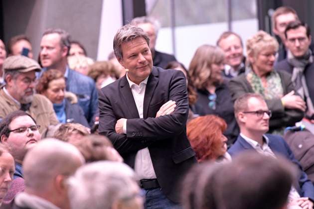 News Themen der Woche KW07 News Bilder des Tages 19.02.2023 OB-Wahl in Darmstadt Wahlkampfveranstaltung von Kandidat Michael Kolmer im Darmstadtium mit Gastredner Bundeswirtschaftsminister Robert Habeck von Die Grünen Darmstadt Hessen Deutschland *** 19 02 2023 OB election in Darmstadt campaign event of candidate Michael Kolmer in Darmstadtium with guest speaker Federal Minister of Economics Robert Habeck of The Greens Darmstadt Hesse Germany