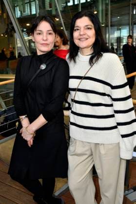 Nicolette Krebitz und Jasmin Tabatabai bei der Verleihung des Preises der deutschen Filmkritik 2023 in der Akademie der Künste. Berlin, 19.02.2023