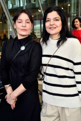 Nicolette Krebitz und Jasmin Tabatabai bei der Verleihung des Preises der deutschen Filmkritik 2023 in der Akademie der Künste. Berlin, 19.02.2023