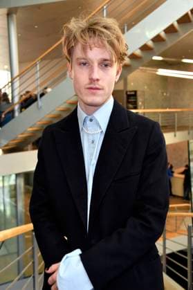 Louis Hofmann bei der Verleihung des Preises der deutschen Filmkritik 2023 in der Akademie der Künste. Berlin, 19.02.2023