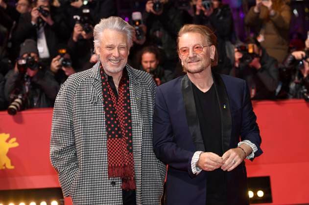 Entertainment Themen der Woche KW07 Entertainment Bilder des Tages Adam Clayton und Bono auf der Berlinale 2023 73. Internationale Filmfestspiele Berlin vor dem Berlinale Palast. Der U2 Dokumentarfilm Kiss the Future läuft im Rahmen einer Berlinale Special Gala. Berlin, 19.02.2023 *** Adam Clayton and Bono at the Berlinale 2023 73 Berlin International Film Festival in front of the Berlinale Palast The U2 documentary Kiss the Future will screen at a Berlinale Special Gala Berlin, 19 02 2023. Foto:xC.xNiehausx xFuturexImage