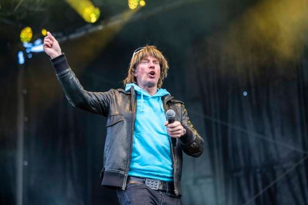 Entertainment Themen der Woche KW07 Entertainment Bilder des Tages Nach der Absage des Karnevalsumzuges durch die Landeshauptstadt Erfurt, organiserte die Stadtverwaltung eine Karnevalsparty auf dem Domplatz: Domplatz Helau feierte seine Premiere mit über 8000 Gästen und war somit ein voller Erfolg. Im Bild: Mickie Krause holt das Malle-Feeling auf den Domplatz. *** After the cancellation of the carnival parade by the state capital Erfurt, the city council organized a carnival party on the Domplatz Domplatz Helau celebrated its premiere with over 8000 guests and was thus a complete success In the picture Mickie Krause brings the Malle Feeling on the Domplatz Foto:xM.xKremerx xFuturexImage