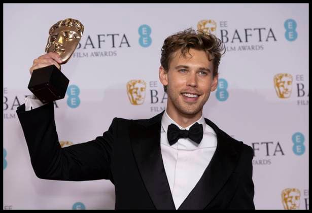 Bilder des Jahres 2023, Entertainment 02 Februar Entertainment Themen der Woche KW07 Entertainment Bilder des Tages . 19 02 2023. London, United Kingdom. Austin Butler with his Leading Actor award at the BAFTA Film Awards in London.  xStephenxLockx xi-Imagesx IIM-24157-0106