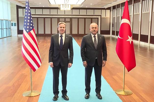 News Themen der Woche KW08 News Bilder des Tages TURKEY, ANKARA - FEBRUARY 20, 2023: US Secretary of State Antony Blinken (L) and Turkey s Foreign Minister Mevlut Cavusogly pose during a meeting. Video screen grab. Best quality available. Turkey Foreign Ministry TASS  57454993
