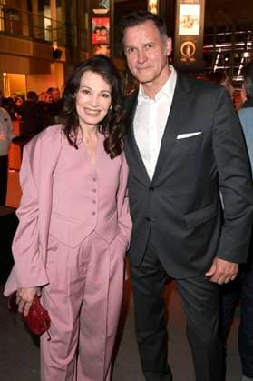 Iris Berben mit Partner Heiko KIesow beim NRW Empfang während der Berlinale 2023 73. Internationale Filmfestspiele Berlin in der Vertretung des Landes Nordrhein-Westfalen. Berlin, 19.02.2023