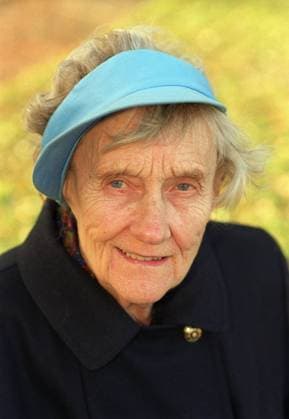 - Barnboksförfattarinnan Astrid Lindgren är välkänd och älskad av barn över hela världen. Hennes populära bok om Pippi Langstrump har översatts till omkring 70 sprak. Nyligen hade den första tecknade filmen om Pippi premiär i Stockholm. I november1997 fyller Astrid Lindgren 90 ar. Bilden: Astrid Lindgren, 84 ar. Foto Hans T Dahlskog code 1003 COPYRIGHT SCANPIX SWEDEN COPYRIGHT SCANPIX SWEDEN STOCKHOLM SVERIGE x1003x *** Childrens author Astrid Lindgren is well known and loved by children all over the world Her popular book about Pippi Longstocking has been translated into around 70 languages The first animated film about Pippi recently premiered in Stockholm In November 1997, Astrid Lindgren turns 90 Photo Astrid Li  Copyright: xHansxTxDahlskogx ASTRID LINDGREN