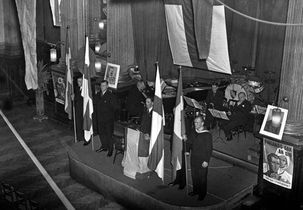 ARKIV 1939 Arrangemang pa Nalen för svenskt stöd till Finland under andra världskriget. Fundraising at dancing hall Nalen for Finland during world war II. Stockholm Sverige x1900x *** ARKIV 1939 Arrangement at Nalen for Swedish aid to Finland during World War II Fundraising at dancing hall Nalen for Finland during world war II Stockholm Sweden x1900x  Copyright: xPeddyxMobergx FINLANDSHJÄLPEN