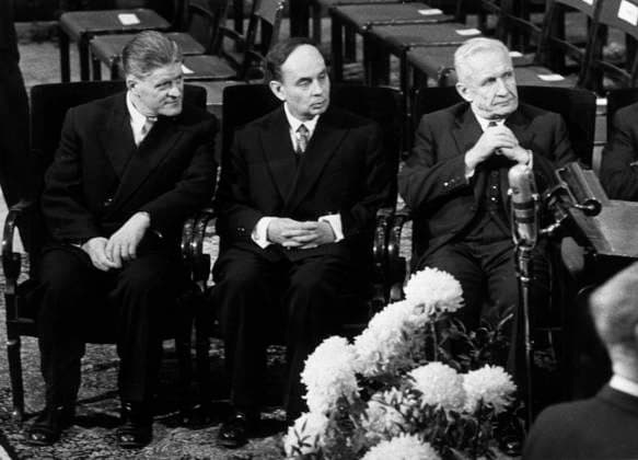 STOCKHOLM 1958. Nobel prize winner in Physics, from left: Pavel Tcherenkov, Soviet , Ilja Frank, Soviet and Igor Tamm, Soviet. This ceremony took place in December 1958 Stockholm SVERIGE x200x *** STOCKHOLM 1958 Nobel prize winner in Physics, from left Pavel Tcherenkov, Soviet , Ilja Frank, Soviet and Igor Tamm, Soviet This ceremony took place in December 1958 Stockholm SVERIGE x200x  Copyright: xPRESSENSxBILDx NOBEL