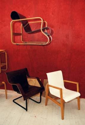 STOCKHOLM 26NOV98 - Stolarna, ritade av finske arkitekten Alvar Aalto, finns just nu pa Aalto-utställningen pa Arkitekturmuseet i Stockholm. Foto Bertil Ericson code 1002 COPYRIGHT SCANPIX SWEDEN STOCKHOLM SVERIGE x1002x *** STOCKHOLM 26NOV98 The chairs, designed by Finnish architect Alvar Aalto, are currently on display at the Aalto exhibition at the Museum of Architecture in Stockholm Photo Bertil Ericson code 1002 COPYRIGHT SCANPIX SWEDEN STOCKHOLM SWEDEN x1002x  Copyright: xBertilxEricsonx ALVAR AALTO-MÖBLER