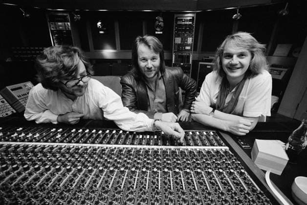 1981 Michael B Tretow, Benny Andersson and Finn Kalviks in ABBAS recording studio STOCKHOLM SWEDEN x1001x  Copyright: xJANxCOLLSIÖÖx ABBA S STUDIO