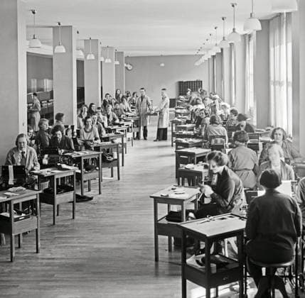 STOCKHOLM 1932-05-09 Kontorslandskap hos Postgirot . Fotograf okänd STOCKHOLM SVERIGE x1900x *** STOCKHOLM 1932 05 09 Office landscape at Postgirot Photographer unknown STOCKHOLM SWEDEN x1900x  Copyright: xFotografxokändx POSTGIROT
