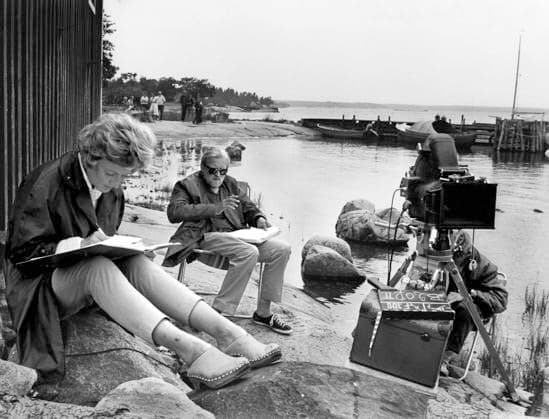 ARKIV NORRTÄLJE 1963-07-16 Regisören Olle Hellbom (mitten) i samband med filminspelningen av Vi pa Saltkrakan pa Norröra i Stockholms skärgard i Norrtälje kommun 16:e juli 1963. Stockholm Sverige x1001x *** Archive NORRTÄLJE 1963 07 16 Director Olle Hellbom in the middle of the filming of Vi pa Saltkrakan pa Norröra in Stockholms skärgard in Norrtälje municipality 16th July 1963 Stockholm Sweden x1001x  Copyright: xJanxCollsiööx xTTx x OLLE HELLBOM SALTKRAKAN