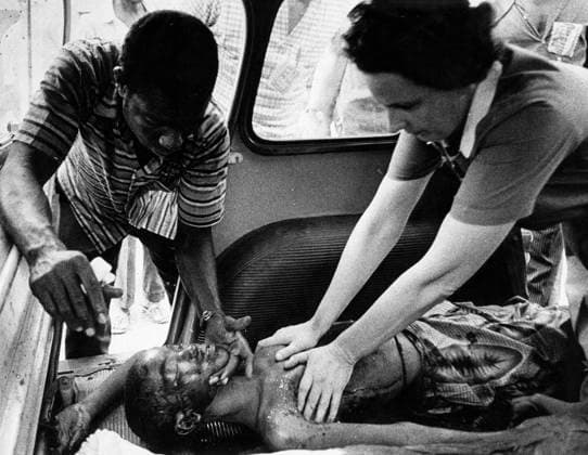 1968-12-20 The Nigerian Civil War (also known as the Biafran War and the Nigerian-Biafran War). A man and a woman attend to an injured man. NIGERIA x53x *** 1968 12 20 The Nigerian Civil War also known as the Biafran War and the Nigerian Biafran War A man and a woman attend to an injured man NIGERIA x53x  Copyright: xSven-ErikxSjöberg DN TTx NIGERIAN CIVIL WAR