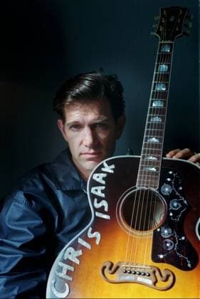 SCANPIX SWEDEN, 1998-09-11. Chris Isaak. Musiker fran USA pa Sverigebesök. Bilden: Isaak med en gitarr som det star hans namn pa. x50020x *** SCANPIX SWEDEN, 1998 09 11 Chris Isaak Musician from the USA on a visit to Sweden The picture Isaak with a guitar with his name on it x50020x  Copyright: xLeifxRxJansson TTx 50020