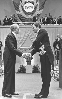STOCKHOLM 19741210 : Luxemburg-born Professor Albert Claude (L) of the U.S.A. receives the Nobel Prize in medicine from King Carl Gustaf of Sweden at a prizegiving ceremony in Stockholm, Sweden on Dec. 10, 1974. STOCKHOLM SWEDEN x1001x *** STOCKHOLM 19741210 Luxemburg born Professor Albert Claude L of the U S A receives the Nobel Prize in medicine from King Carl Gustaf of Sweden at a prizegiving ceremony in Stockholm, Sweden on Dec 10, 1974 STOCKHOLM SWEDEN x1001x  Copyright: xJanxCollsioox SWEDEN-NOBEL CLAUDE