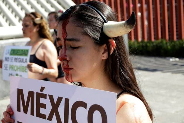 Legislators are required to cancel bullfights in Mexico February 21, 2023, Mexico City, Mexico: The organization Animal Heroes sues lawmakers to ban bullfighting in Mexico, at a protest outside the Chamber of Deputies in Mexico City. on February 21, 2023 in Mexico City, Mexico (Photo by Luis Barron Eyepix Group). Copyright: x<author >x xEyepixxGroupx LB20230221_TOROS21