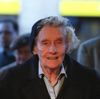STOCKHOLM 28SEP97 Astrid Lindgren pa premiären av den tecknade filmen om Pippi Langstrump. STOCKHOLM SVERIGE x1001x *** STOCKHOLM 28SEP97 Astrid Lindgren at the premiere of the cartoon about Pippi Longstocking STOCKHOLM SWEDEN x1001x  Copyright: xJanxCollsiööx ASTRID LINDGREN