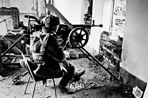 GROZNY MARINES 120834 22.02.1995 A lull between the battles. A marine unit on the southern outskirts of Grozny, Chechen capital Vitaliy Ankov Grozny Chechen Republic Russia  Copyright: xVitaliyxAnkovx