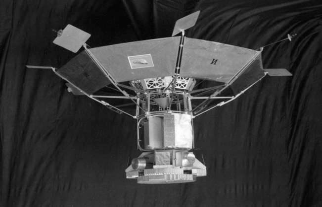 Model of Small Space Laboratory satellite 8373023 17.09.1990 Scientists of the USSR Academy of Sciences Institute of Space Research developed Regata, a project focusing on building the Small Space Laboratory. The pressure of solar light will be used for the orientation and stabilization of the laboratory in space. A model of a Small Space Laboratory satellite. Victor Russia  Copyright: xVictorx