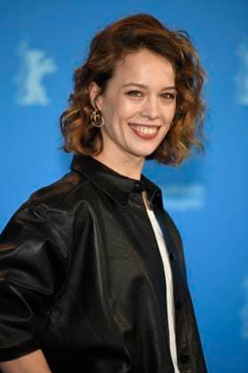 Paula Beer beim Photocall zum Kinofilm Roter Himmel auf der Berlinale 2023 73. Internationale Filmfestspiele Berlin im Hotel Grand Hyatt. Berlin, 22.02.2023