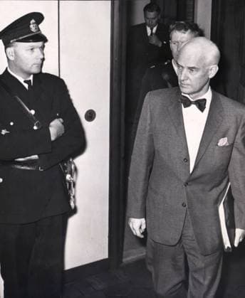 1963 Suspected spy Colonel Stig Wennerström is brought to the courtroom Wennerström was sentenced to life imprisonment for espionage SWEDEN x190x  Copyright: xPressensxBild TTx STIG WENNERSTRÖM