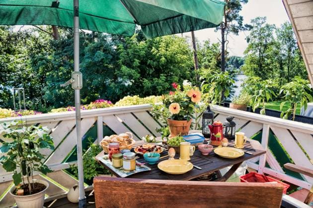 idyll with breakfast on the balcony idyll with breakfast on the balcony Copyright: xZoonar.com ArTox 15616542 ,model released, Symbolfoto ,property released