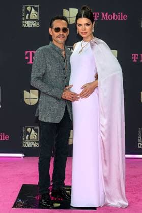 Entertainment Themen der Woche KW08 Entertainment Bilder des Tages American singer of Puerto Rican origin Marc Anthony and his wife, model and former Paraguayan beauty queen Nadia Ferreira, pose on the magenta carpet at the Lo Nuestro Awards, at the Miami-Dade Arena in Miami, Florida, USA, 23 February 2023. The TelevisaUnivision network celebrates this Thursday the Premio Lo Nuestro ceremony, the 35th edition of these annual popular vote awards, in which the Colombian Sebastian Yatra starts as the favorite with ten nominations. Lo Nuestro Award celebrates the most popular Latin music in Miami !ACHTUNG: NUR REDAKTIONELLE NUTZUNG!  Copyright: xGiorgioxVierax USA4375 20230224-b1c6800af3ca825736273392819920b886954ab0