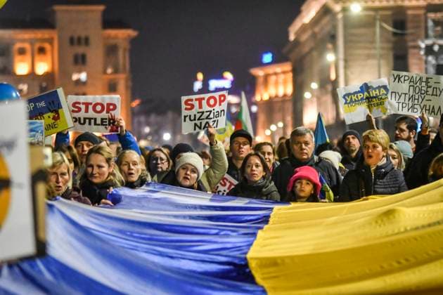 News Themen der Woche KW08 News Bilder des Tages Demonstrators Gather In Sofia To Mark The Anniversary Of The War In Ukraine Demonstrators hold flag of Ukraine during gathering to mark the anniversary of the war in Ukraine on 24 Feb, 2023 in Sofia, Bulgaria. Sofia Bulgaria  Copyright: xGeorgixPaleykovx originalFilename: paleykov-notitle230224_np9IK.jpg