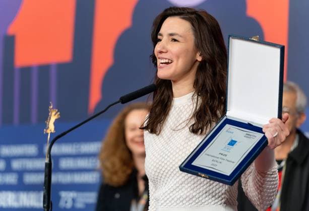 25.02.2023,Berlin,Deutschland,73.Internationalen Filmfestspiele Berlin.Die Gewinner der unabhängigen Jurys.Den Hauptpreis der Ökumenischen Jury erhält Lila AvilÃ s für ihren Film Totem
