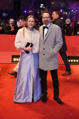 Mariette Rissenbeek und Carlo Chatrian bei der Closing Ceremony mit Preisverleihung auf der Berlinale 2023 73. Internationale Filmfestspiele Berlin im Berlinale Palast. Berlin, 25.02.2023
