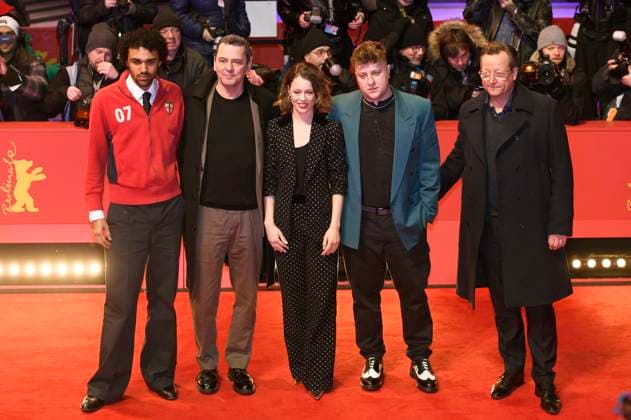 Langston Uibel, Christian Petzold, Paula Beer, Thomas Schubert und Matthias Brandt bei der Closing Ceremony mit Preisverleihung auf der Berlinale 2023 73. Internationale Filmfestspiele Berlin im Berlinale Palast. Berlin, 25.02.2023