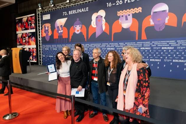 Entertainment Bilder des Tages 25.02.2023,Berlin,Deutschland,73.Internationalen Filmfestspiele Berlin. Die Gewinner der unabhängigen Jurys. Nicolas Philibert erhält für sein Film Sur L Adamant den Preis der Ökumenischen Jury