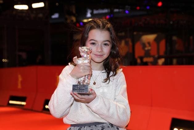 Sofia Otero, die kleine Jung Schauspielerin aus Spanien und BaerGewinnerin beim Fototermin am Berlinale Palast vom International Film Festival Berlinale am 25.02.2023 in Berlin Berlinale 2023- Gewinner Photo Call