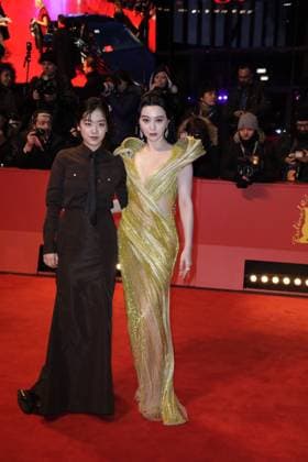 Joo-Young Lee und Fan Bingbing der Ankunft zur Abschluss Feier am Berlinale Palast der 73. Internationale Filmfestspiele Berlinale am 25.02.2023 in Berlin Berlinale 2023- Abschluss Feier Closing Ceremony Night
