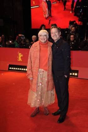 Claudia Roth und Regisseur Florian Gallenberger bei der Ankunft zur Abschluss Feier am Berlinale Palast der 73. Internationale Filmfestspiele Berlinale am 25.02.2023 in Berlin Berlinale 2023- Abschluss Feier Closing Ceremony Night