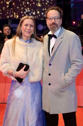 Mariette Rissenbeek und Carlo Chatrian bei der Closing Ceremony mit Preisverleihung auf der Berlinale 2023 73. Internationale Filmfestspiele Berlin im Berlinale Palast. Berlin, 25.02.2023