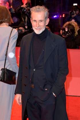 Ulrich Matthes bei der Closing Ceremony mit Preisverleihung auf der Berlinale 2023 73. Internationale Filmfestspiele Berlin im Berlinale Palast. Berlin, 25.02.2023
