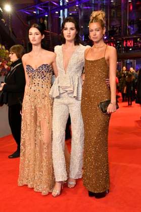 Angelina Frerk, Aleandra Frerk und Millane Friesen bei der Closing Ceremony mit Preisverleihung auf der Berlinale 2023 73. Internationale Filmfestspiele Berlin im Berlinale Palast. Berlin, 25.02.2023