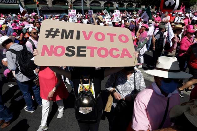 February 26, 2023, Mexico City, Mexico: Thousands of people participate in the rally, The INE (National Electoral Institute) does not touch! in the Zocalo in Mexico City. on February 26, 2023 in Mexico City, Mexico Mexico City Mexico - ZUMAe321 20230226_zia_e321_014 Copyright: xLuisxBarronx