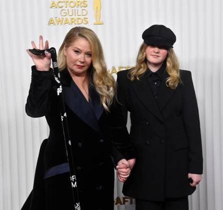 Entertainment Themen der Woche KW08 Entertainment Bilder des Tages (L-R) Christina Applegate and Sadie Grace LeNoble attend the 29th annual SAG Awards at the Fairmont Century Plaza in Los Angeles, California on Sunday, February 26, 2023.  LAP20230226110 JIMxRUYMEN