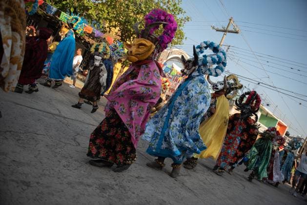 February 27, 2023: Residents of the town of Almolonga, Veracruz, celebrate the traditional Afromestizo carnival. Where they dance through the streets of the town and the children play in the fountain of the old sugar hacienda. - ZUMAqp1_ 20230227_zip_qp1_005 Copyright: xHectorxAdolfoxQuintanarxPerezx