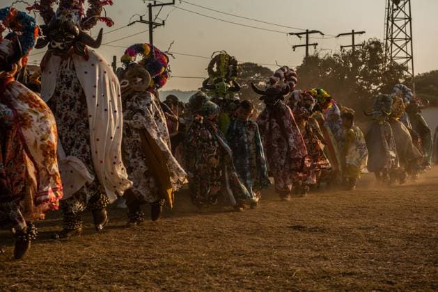 News Bilder des Tages February 27, 2023: Residents of the town of Almolonga, Veracruz, celebrate the traditional Afromestizo carnival. Where they dance through the streets of the town and the children play in the fountain of the old sugar hacienda. - ZUMAqp1_ 20230227_zip_qp1_010 Copyright: xHectorxAdolfoxQuintanarxPerezx