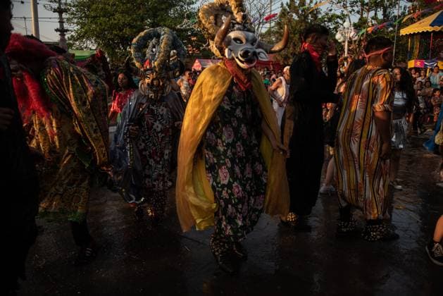 February 27, 2023: Residents of the town of Almolonga, Veracruz, celebrate the traditional Afromestizo carnival. Where they dance through the streets of the town and the children play in the fountain of the old sugar hacienda. - ZUMAqp1_ 20230227_zip_qp1_021 Copyright: xHectorxAdolfoxQuintanarxPerezx